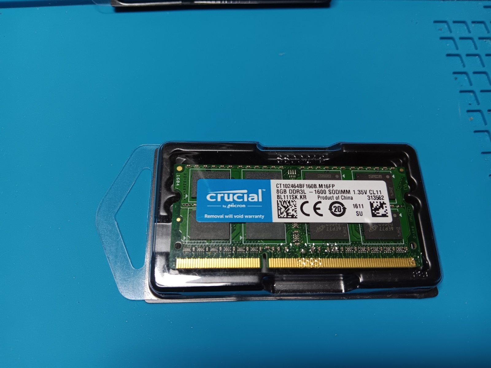 Crucial CT102464BF160B 8GB SO-DIMM PC3-12800 (DDR3-1600) Memory