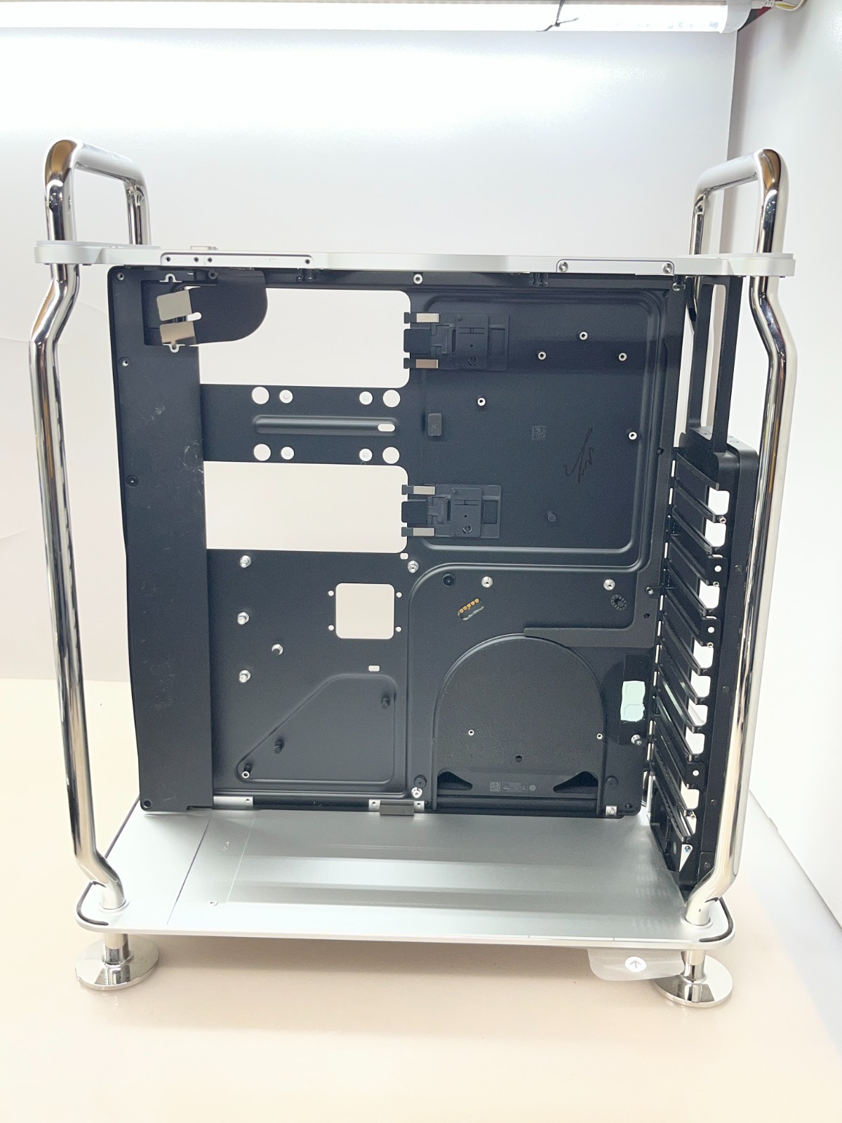 APPLE MAC PRO CASE SHELL HOUSING A1991 661-15739 W/EXTRA PARTS *AS PICTURED *QTY