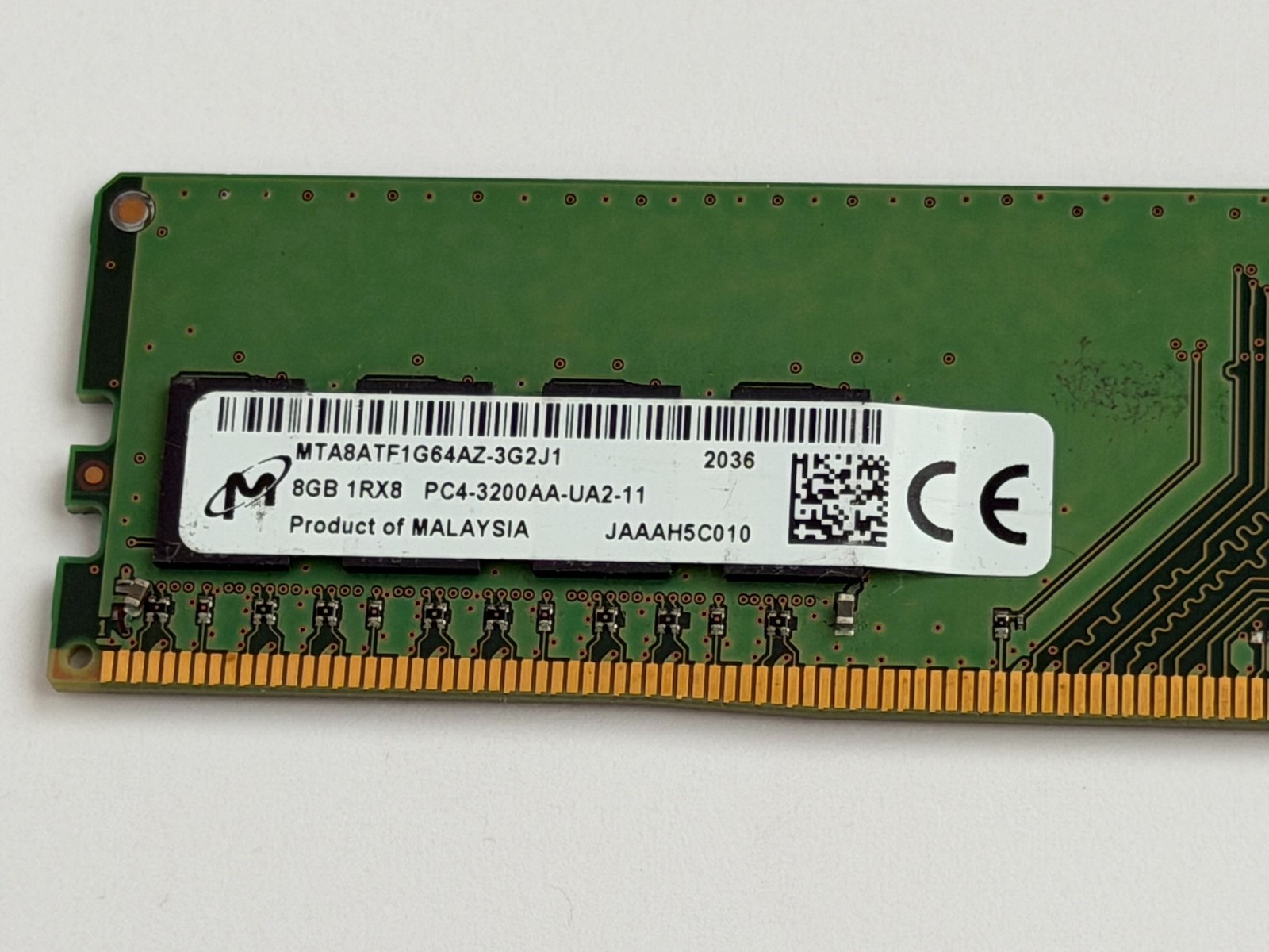 Micron 8GB (1 Stick) PC4-25600 DDR4 3200 Desktop PC Memory MTA8ATF1G64AZ-3G2J1