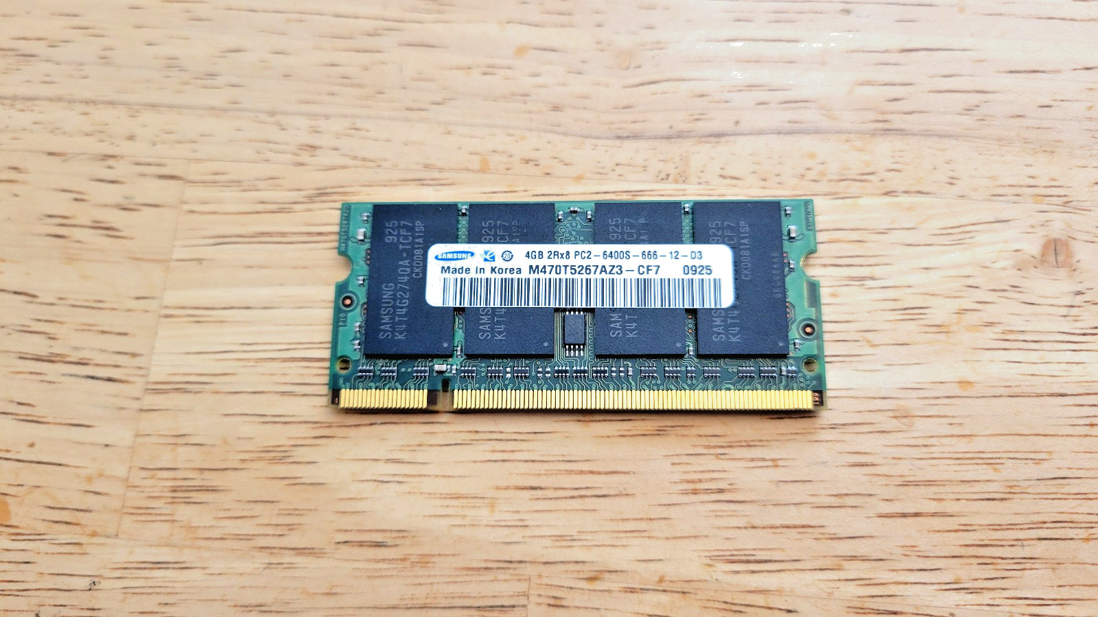 Samsung 4GB (1 x 4GB) DDR2 SO-DIMM 800 MHz PC2-6400 RAM 200-pin M470T5267AZ3