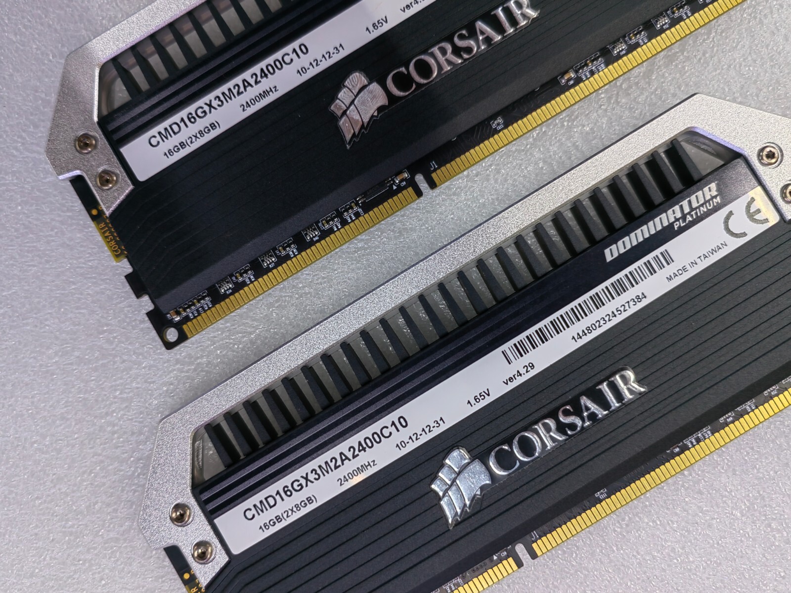 CORSAIR 2 x 8GB DDR3 2400 PC3-19200 Dominator PLATINUM 240pin Desktop DIMM RAM