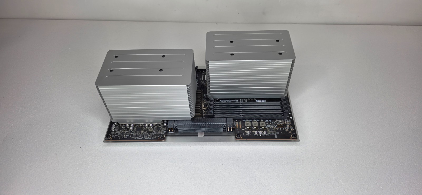 Apple Mac Pro 5,1 2010 2012 CPU Tray Dual Xeon 2.93GHz 6-Cores No Ram 639-0460