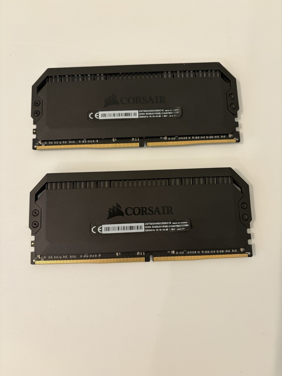 Corsair Dominator Platinum RGB 32GB (2x16gb) 3200MHz DDR4 RAM