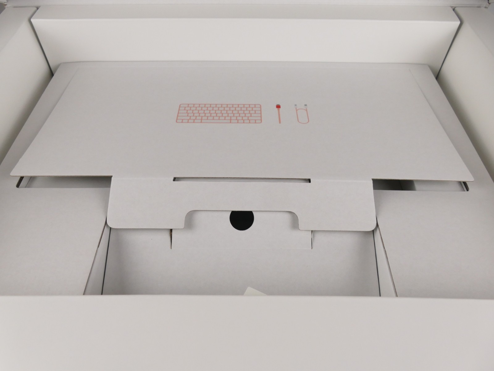 Boxed iMac 24-inch Model No. A2439 iMac Pink/8C Box Only V-504