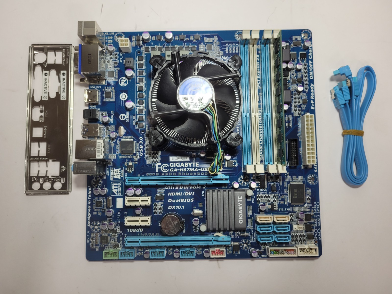 Gigabyte GA-H67MA-USB3 Core i7-2600, 4GB RAM, IO Shield #1188