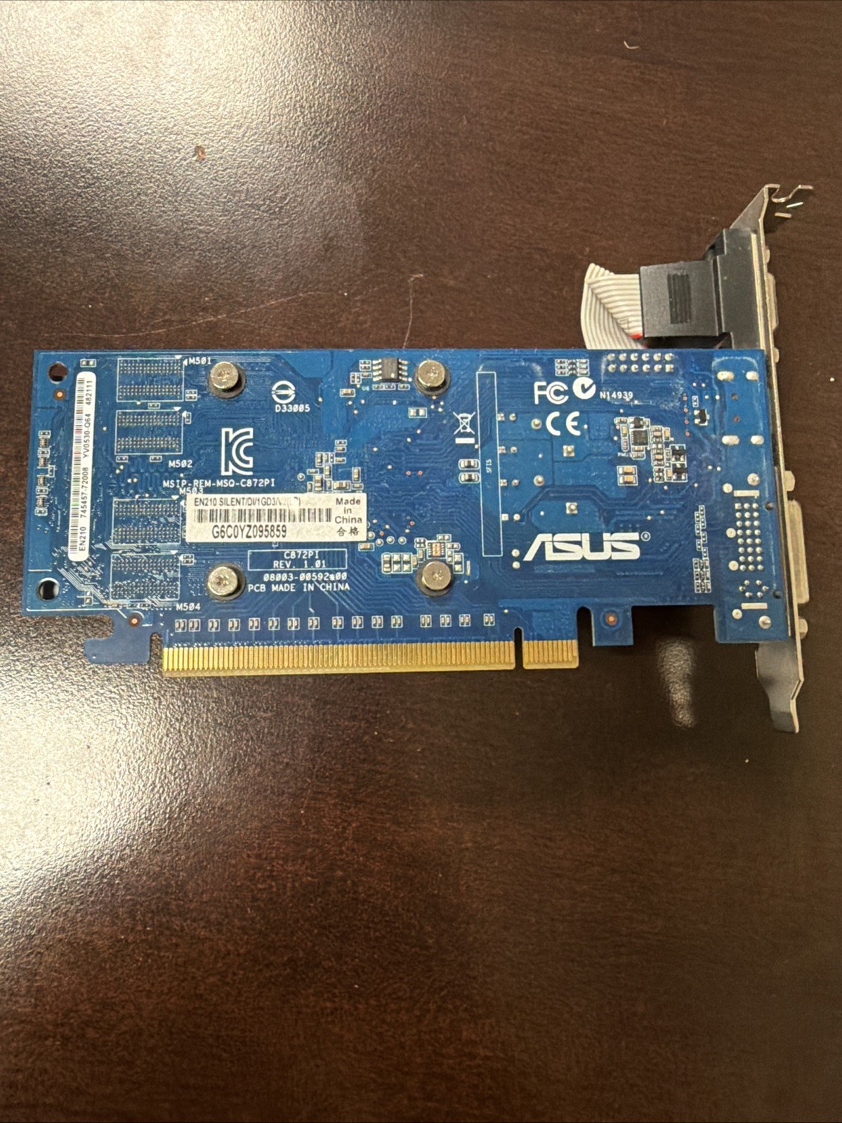 ASUS NVIDIA GeForce 210 (EN210 SILENT/DI/1GD3/V2(LP)) 1GB / 1GB (max) DDR3 SDRAM