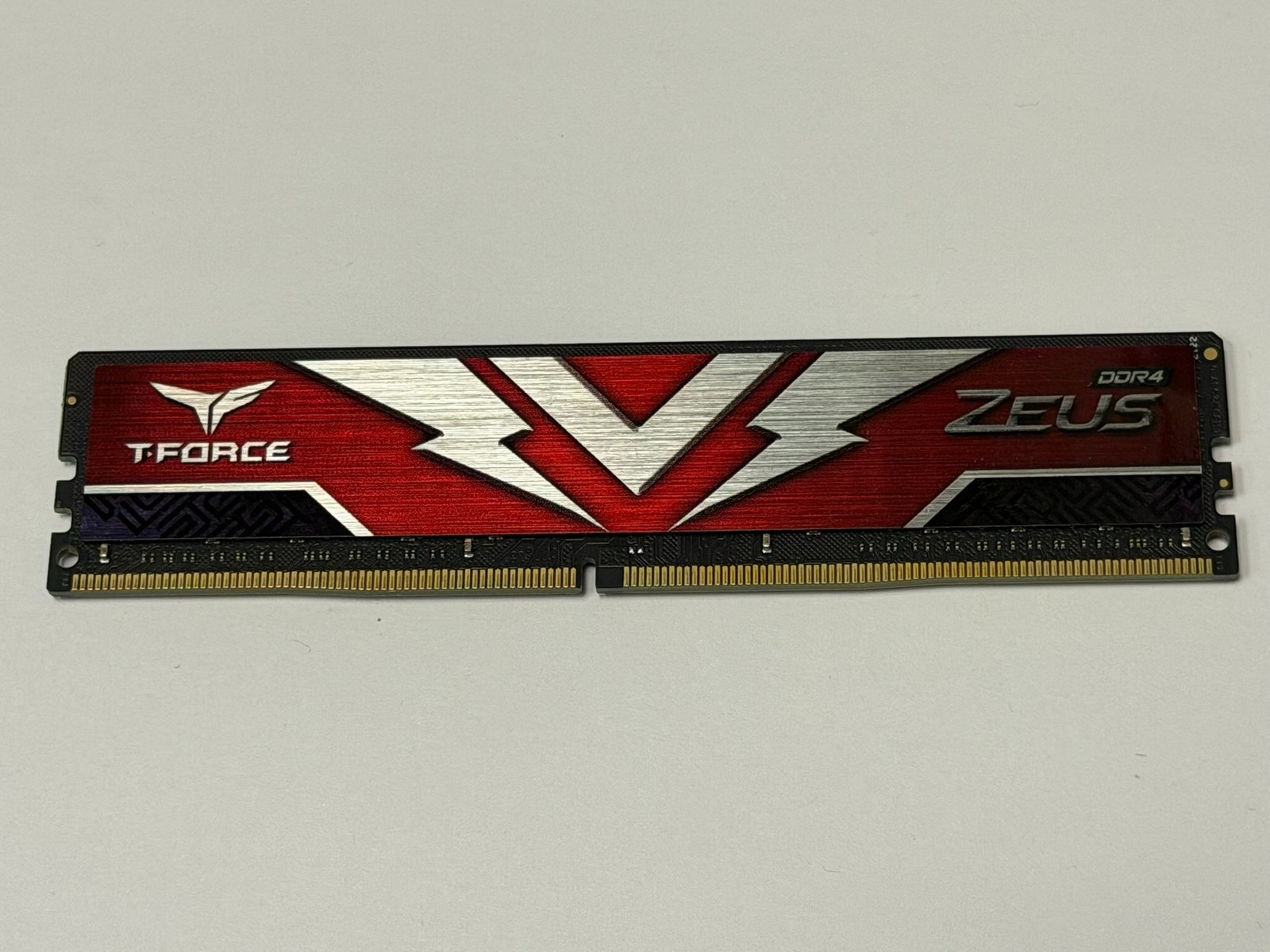 Team Group Zeus T-Force 8GB PC4-24000 DDR4 3000 Memory Stick TTZD48G3000HC16CBK