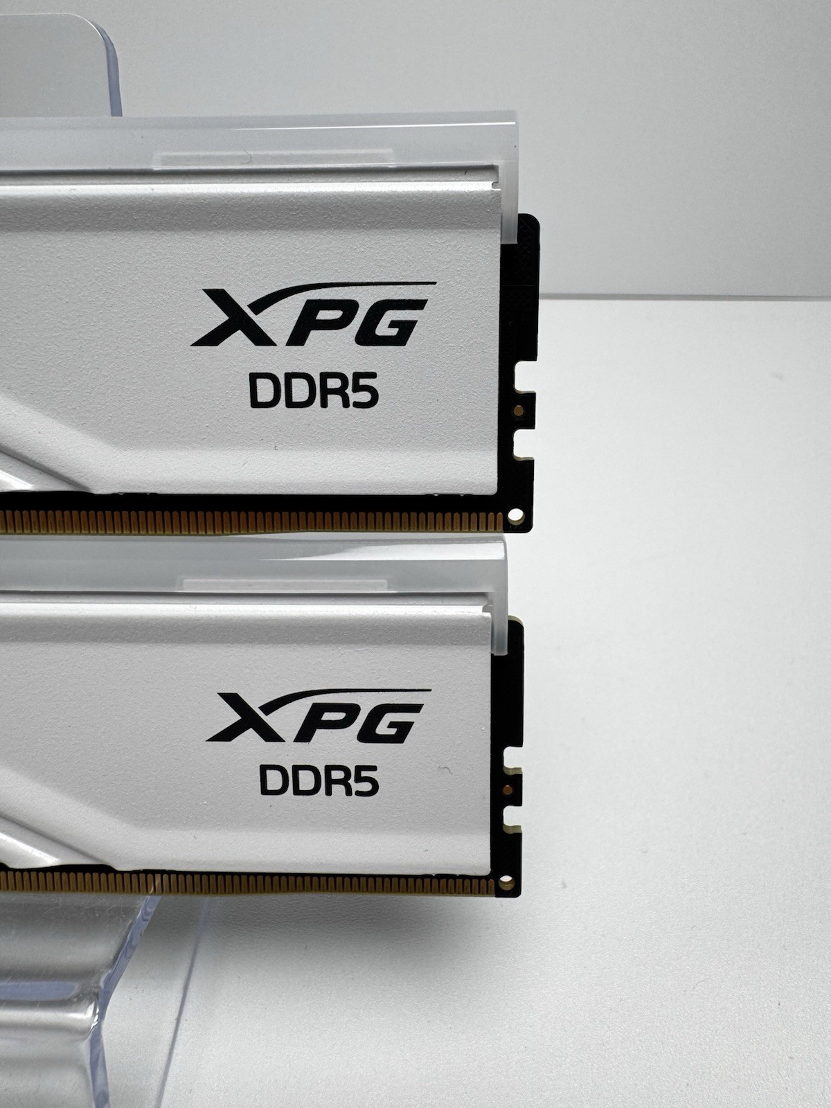 XPG LANCER BLADE RGB 32GB (2 x 16GB) DDR5 6000 UDIMM DESKTOP RAM – WHITE