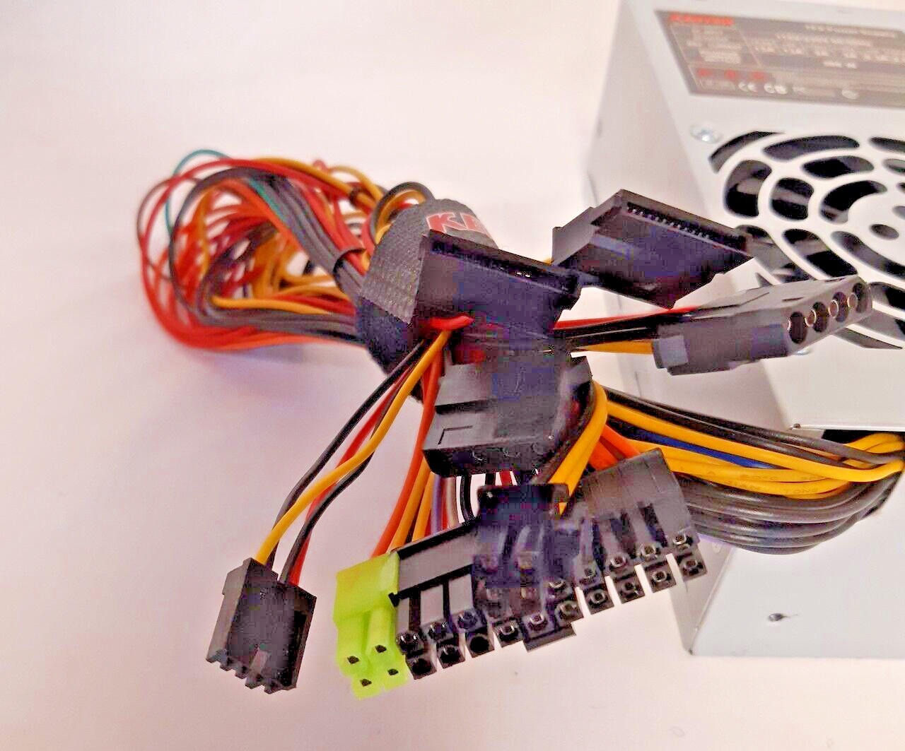 Kentek TFX 300 Watt Power Supply AC Input 100/240V 20+4, SATA,MOLEX,4PIN,FLOPPY