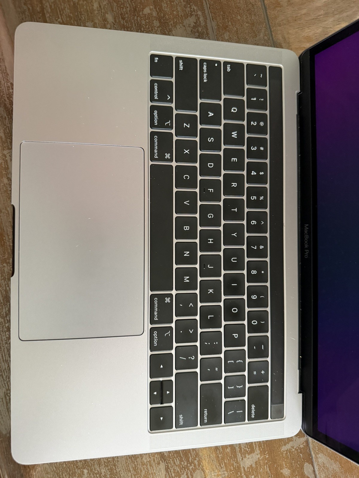 Apple MacBook Pro 13″ 2018 2.7Ghz Quad-Core i7 16GB 1TB Touch Bar