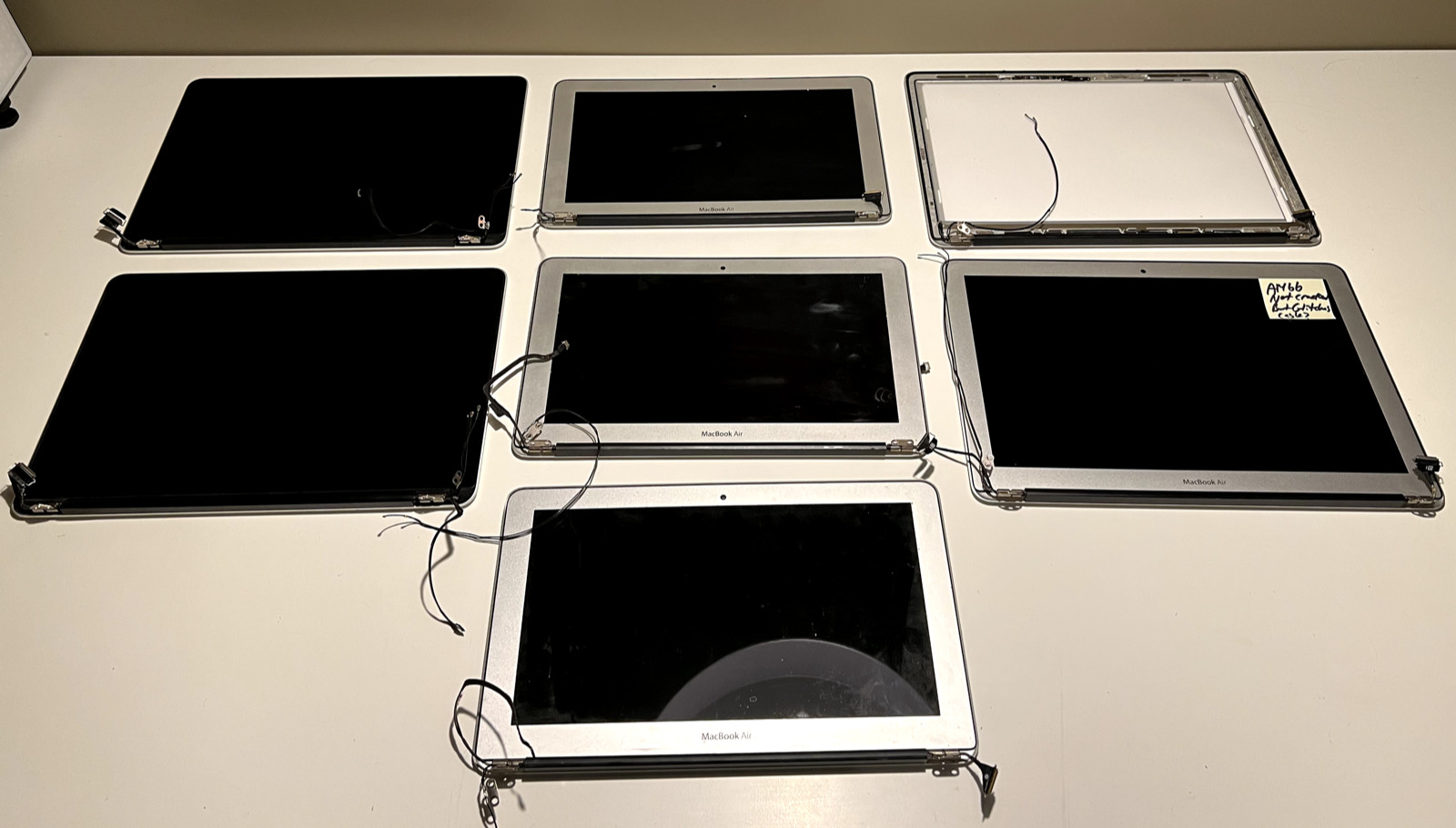 Lot of 7 Broken MacBook Air/Pro Displays 11″/13″ A1369 A1370 A1465 A1466 A1502