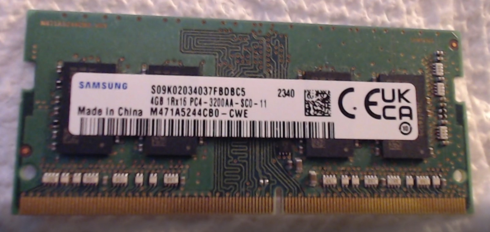 Micron 4 GB SO-DIMM 3200 1rx16 Memory Card (MTA4ATF51264HZ-3G2J1)