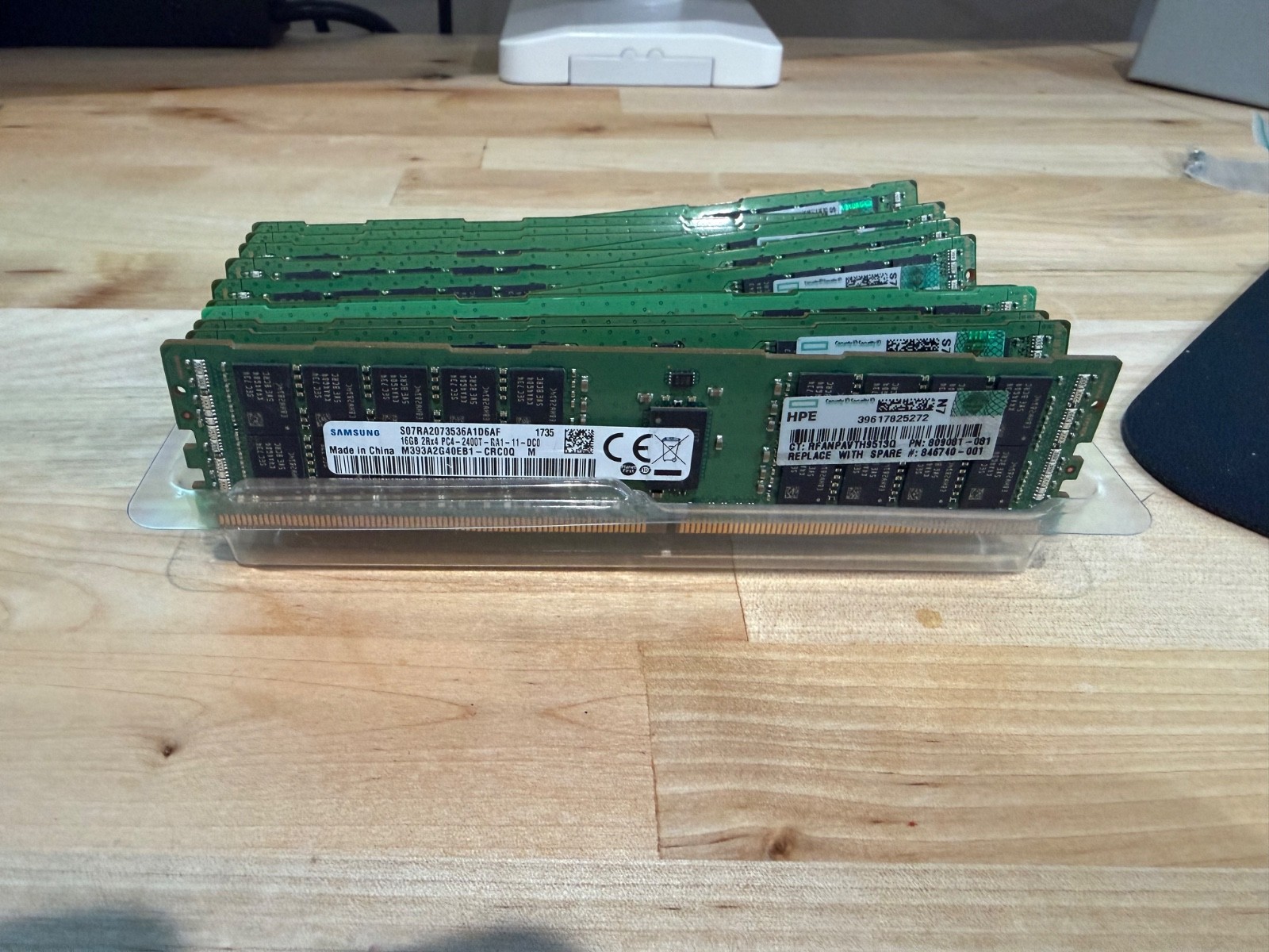 16GB DDR4 2400MHz PC4-19200R RDIMM (HP 809081-081 Equivalent) Server Memory RAM