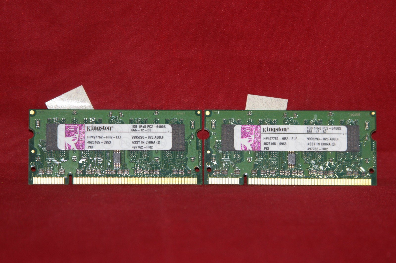 Lot of 2 x SO-DIMM SDRAM DDR2 Kingston 1GB PC2-6400, 200-Pin (HP497762-HR2-ELF)