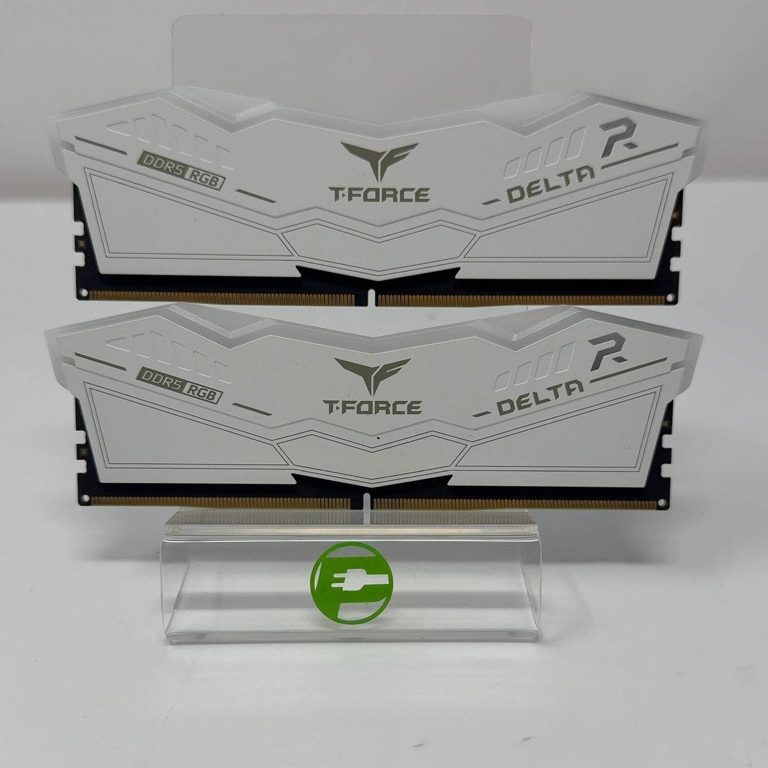 TeamGroup T-Force Delta RGB 16GB (2x8GB) RAM DDR5 5200MHz FF4D516G5200HC40CBK