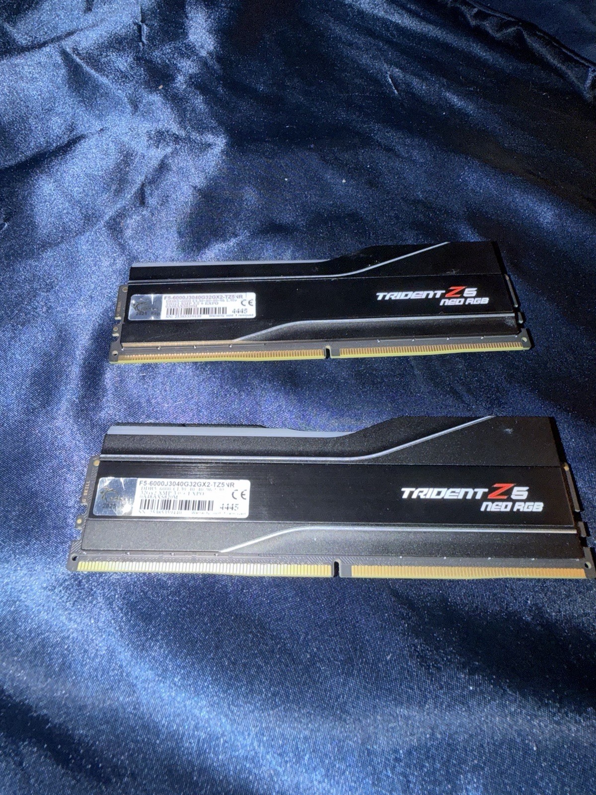 GSKILL TRIDENT Z5 NEO RGB 64GB 2x32GB 6000 MTs CL30 AMD EXPO DDR5 G1N