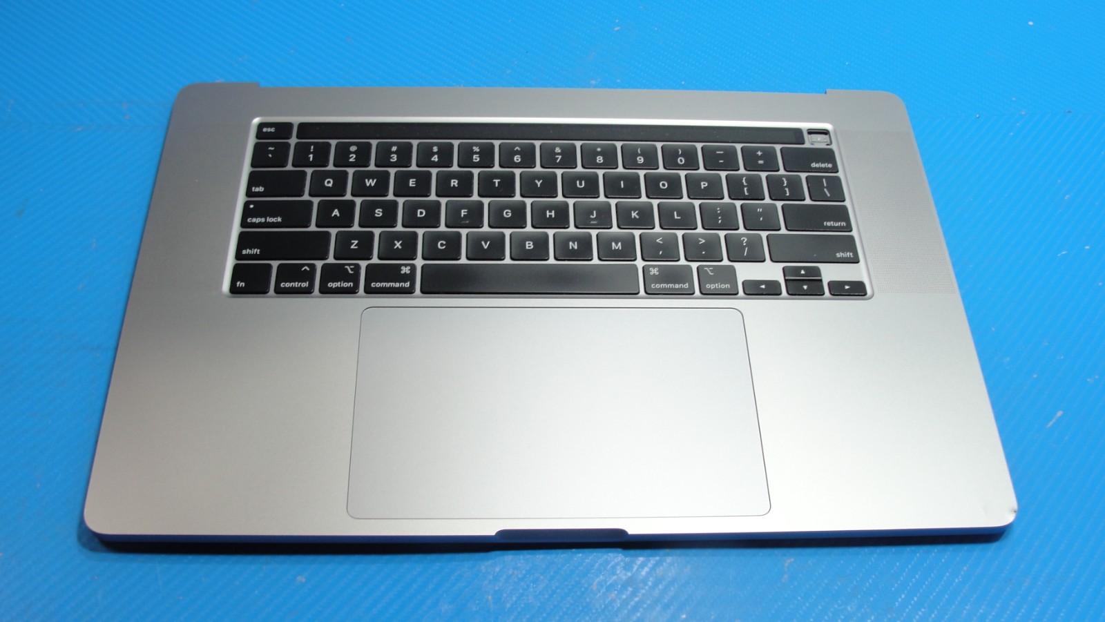 MacBook Pro 16″ A2141 2019 MVVJ2LL/A Top Case Palmrest w/Battery Gray 661-13161