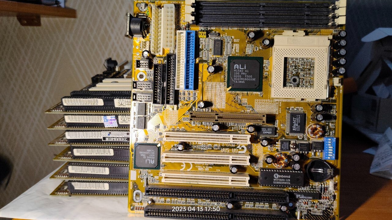 TOP! Gigabyte GA-5AA Super Socket 7 Motherboard SET + CPU & 256 RAM + Bonus