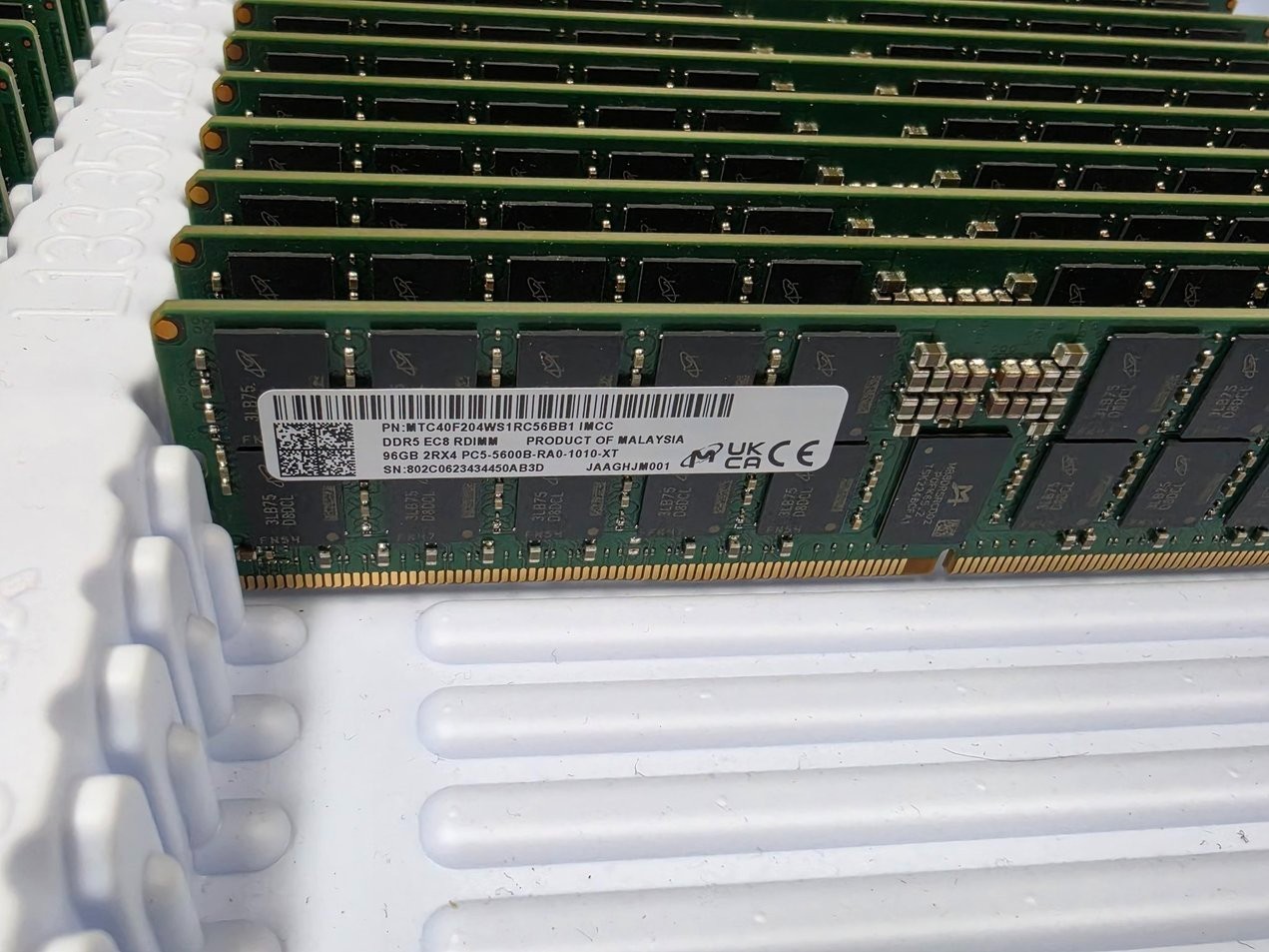 MICRON 96GB(1X96GB) 2RX4 PC5-5600B DDR5 SERVER MEMORY MTC40F204WS1RC56BB1