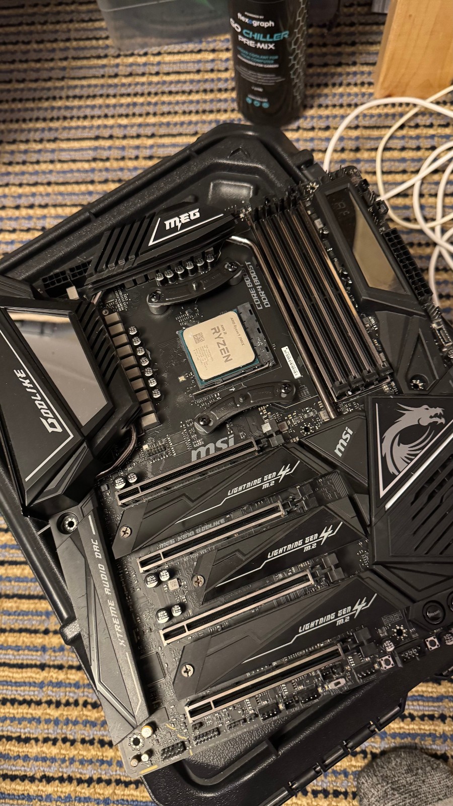 msi meg x570 godlike CPU not included