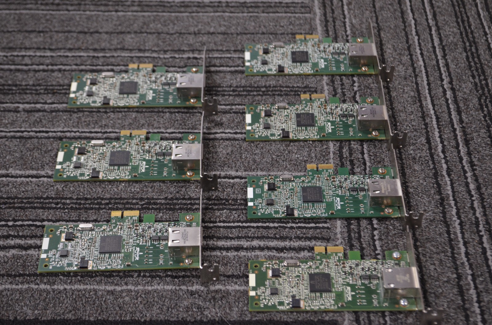 Low Profile Gigabit Ethernet | Broadcom BCM5722 | 10/100/1000BaseT RJ-45