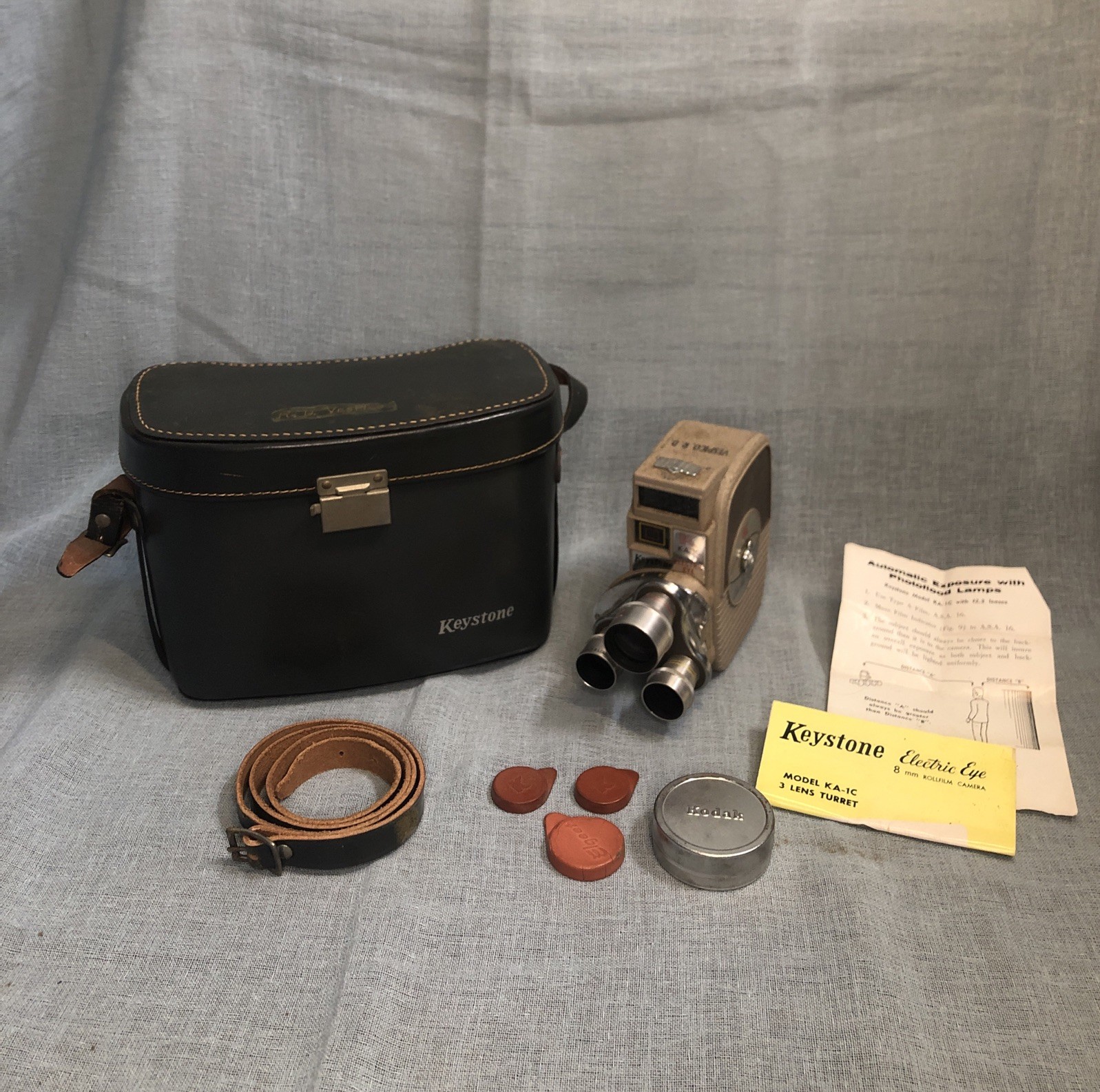 Vintage Keystone KA-1 Auto Electric Eye 8mm ROLLFILM Movie CAMERA with Case