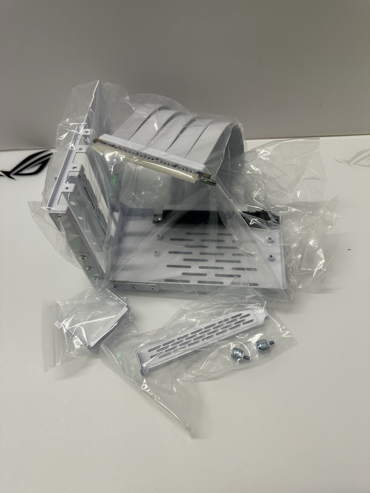 Lían Li Universal 4 Slots Vertical GPU Kit VG4-4-V2W (Gen 4th)