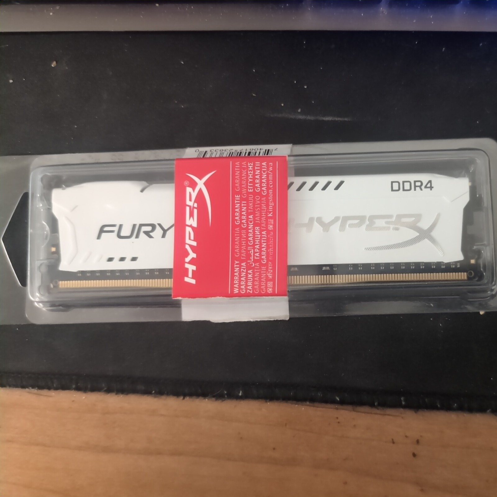 HyperX Fury 16GB (1x16GB) DDR4 2400MHz PC4-21300 DIMM Non-ECC CL15 HX424C15FB/16
