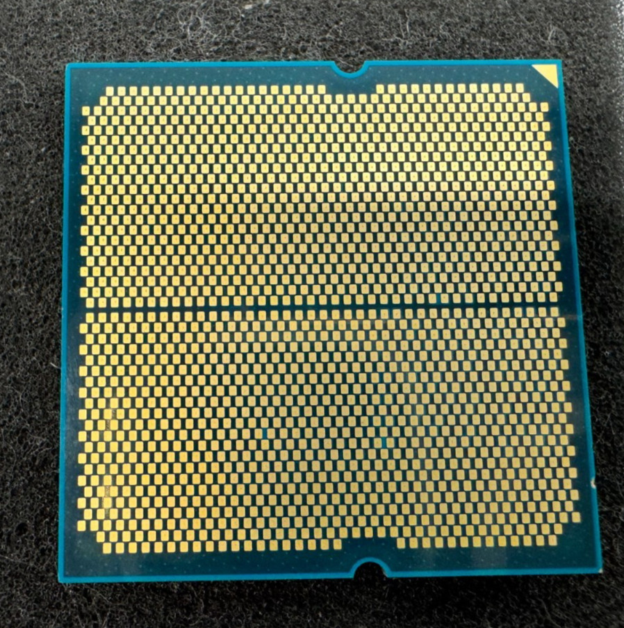 AMD Ryzen 7 9800X3D Desktop Processor 4.7 GHz, 8-Core, 16-Thread AM5 Tested