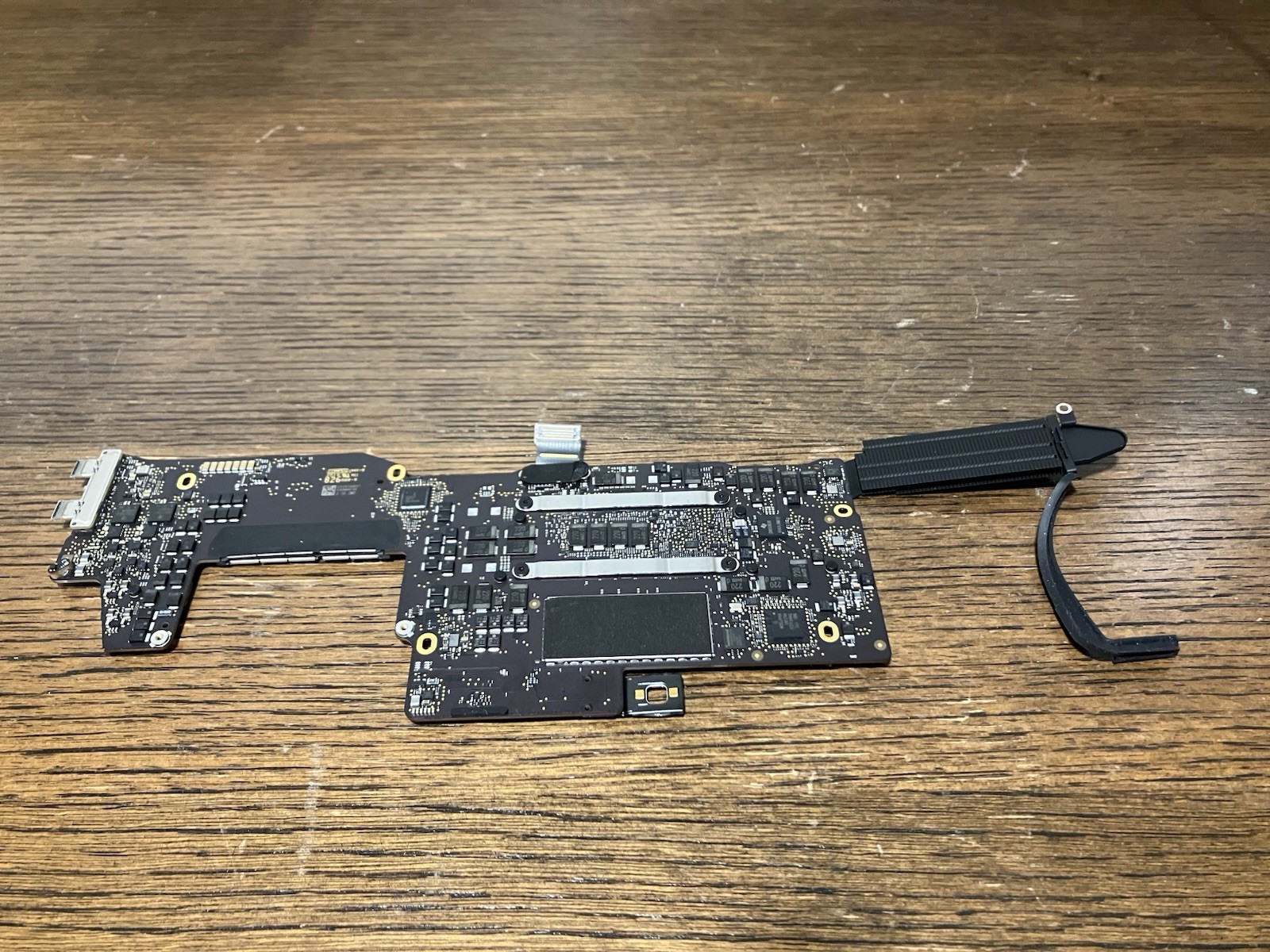 Apple 13″ Macbook Pro A1708 Logic Board 2016 – 820-00875-01