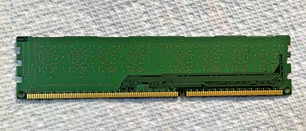 Micron 4GB PC3-12800u DDR3-1600MHz 1Rx8 MT8JTF51264AZ-1G6E1 HP 698650-154