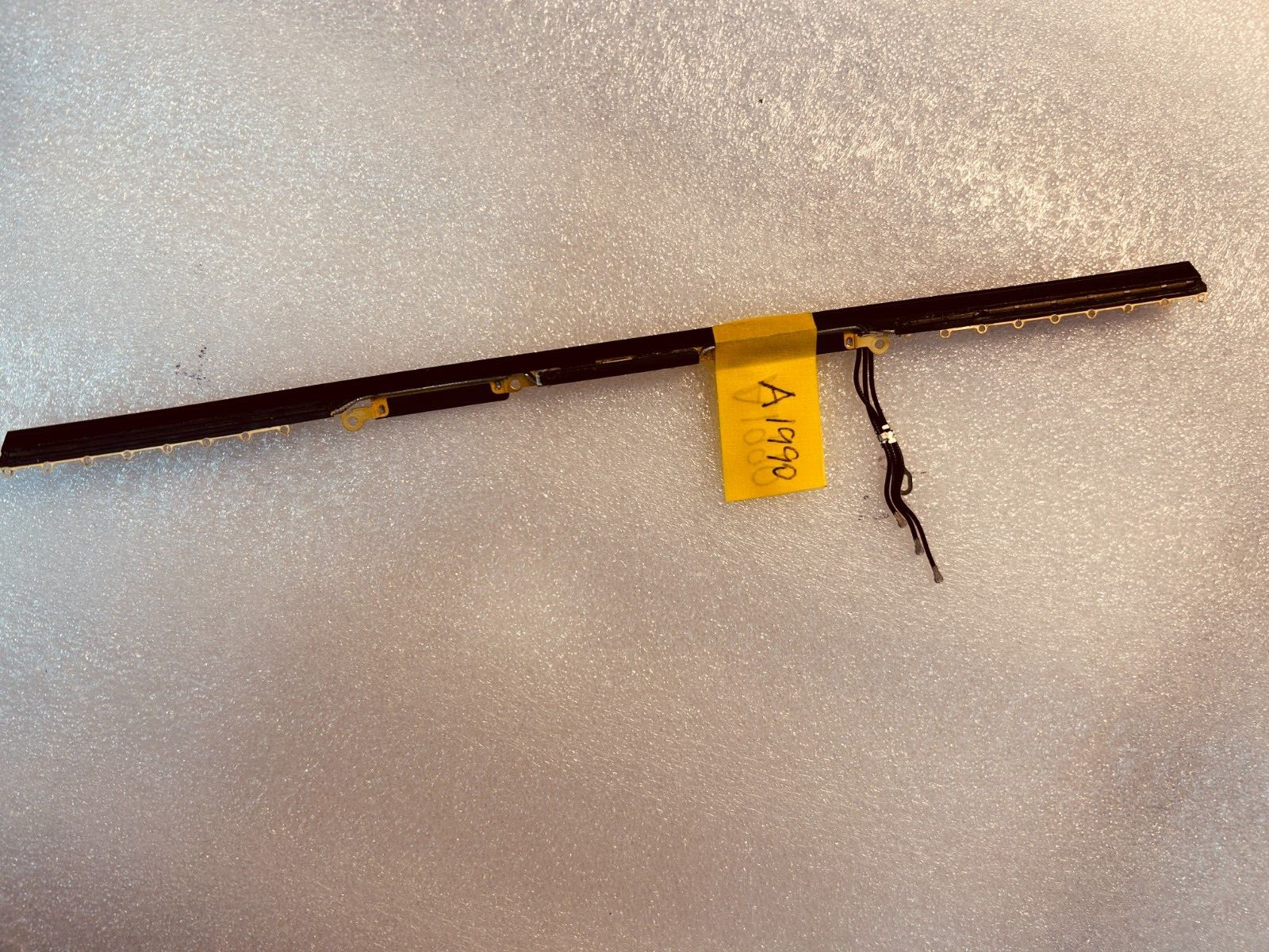 Genuine 15″ Apple MacBook Pro 2018 2019 WIFI Vent Module Antenna 817-01634 A1990