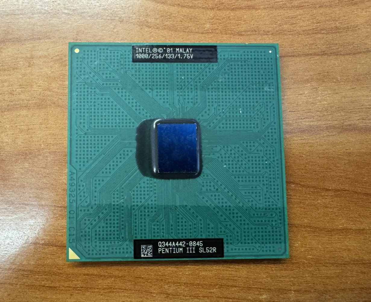 Vinage Intel Pentium III 1GHz CPU SL52R FC PGA Socket 370 Coppermine Gold Pin