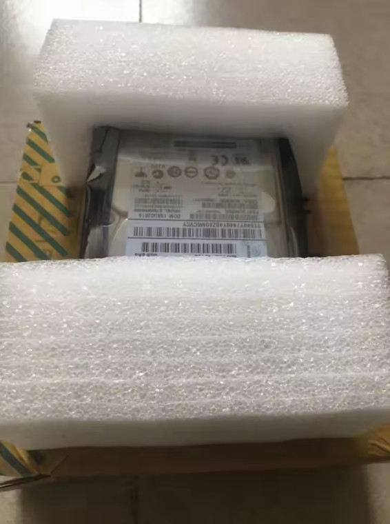 IBM 00W1236 00W1239 00W1240 900GB SAS 6Gbps 10K RPM 2.5″ Hard Drive for DS3524