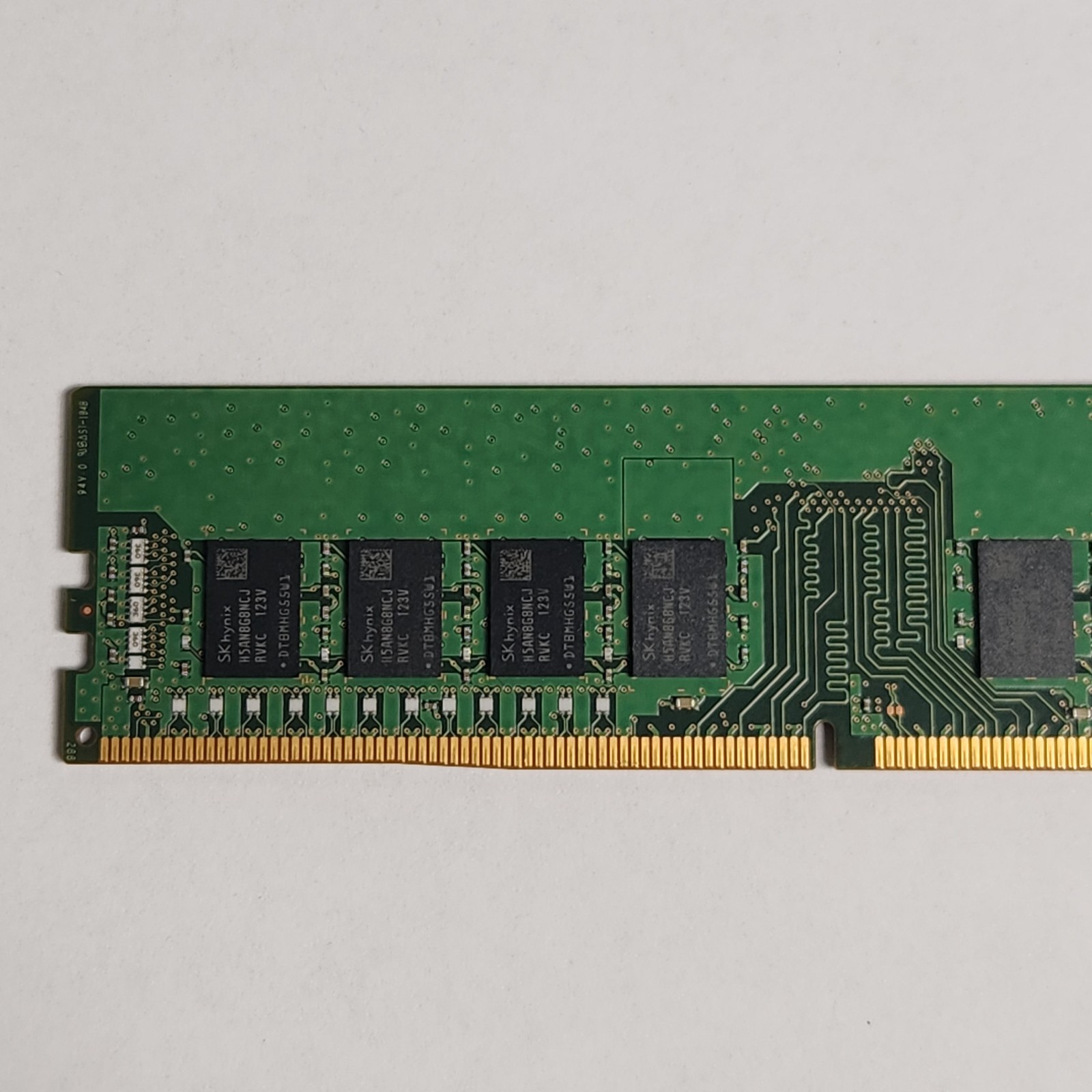 SK HYNIX 16GB DDR4 2Rx8 PC4-2666V-EE1-11
