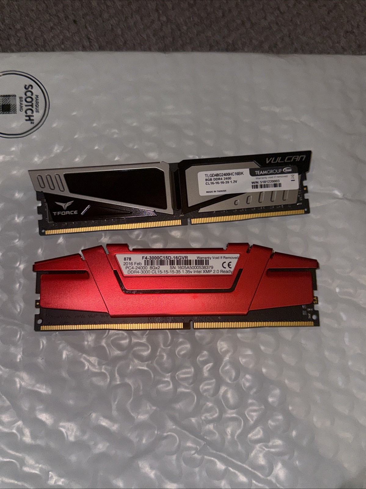 G.Skill Ripjaws V 8GB DDR4-3000 + TeamGroup T-Force Vulcan 8GB DDR4-2400 | 16GB