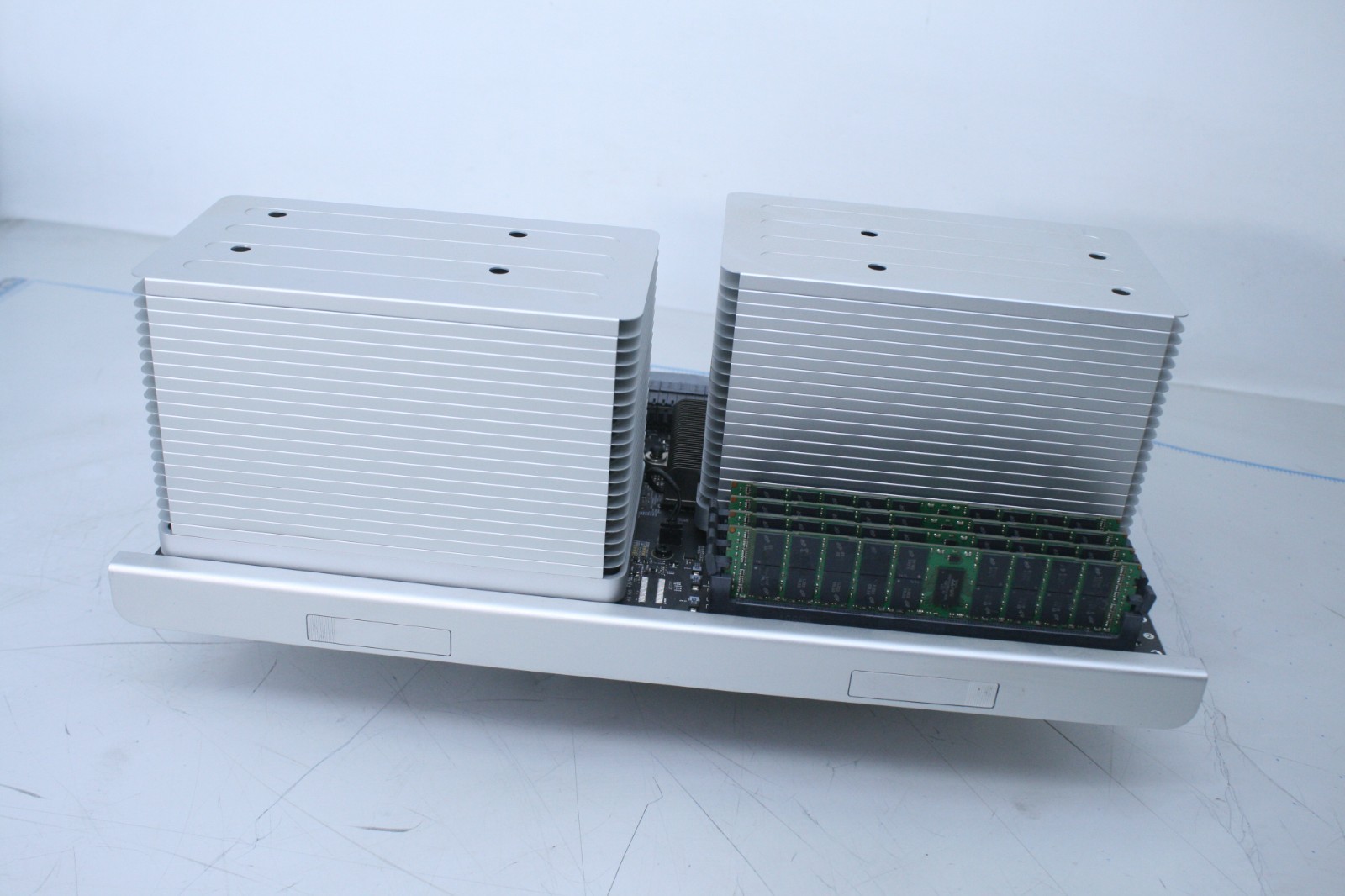APPLE MAC PRO 5,1 2010 2012 CPU TRAY DUAL XEON 2.66GHZ 6-CORES 64GB 639-0460 (T7