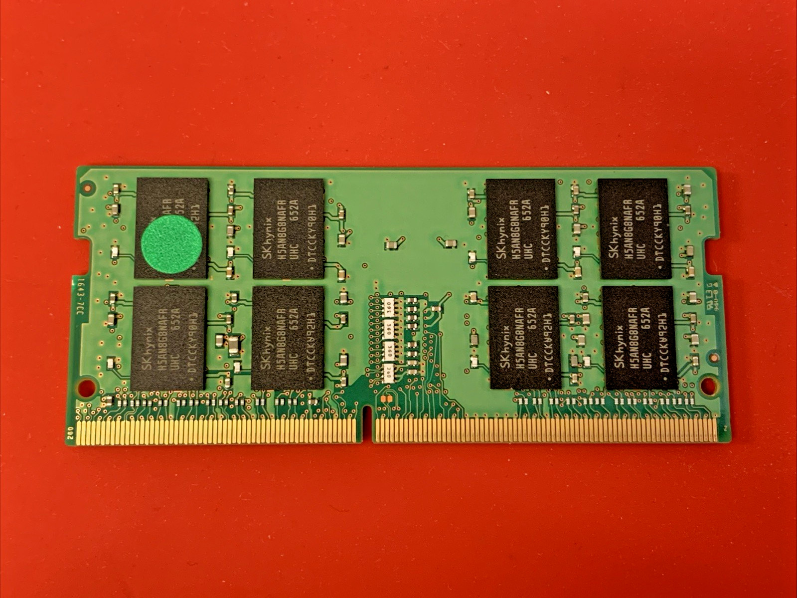 SK Hynix 16GB DDR4 2Rx8 PC4-2400T SO-DIMM PC LAPTOP Memory RAM, HMA82GS6AFR8N-UH