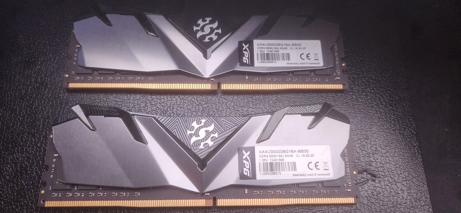 XPG RAM DDR4 3000MHz 16GB (2x8GB) CL 16-20-20 Black Desktop Memory