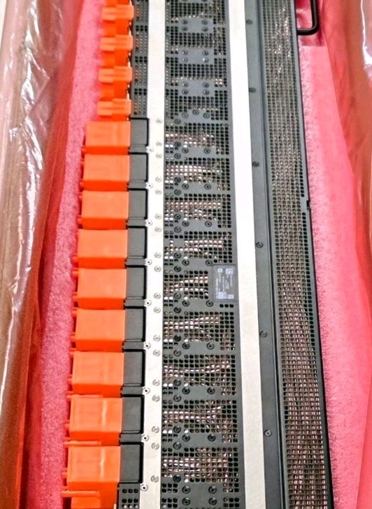 NVIDIA GB200 NVL72 NVLink Spine Cartridge Amphenol 18x1RU 965249720020000 NEW