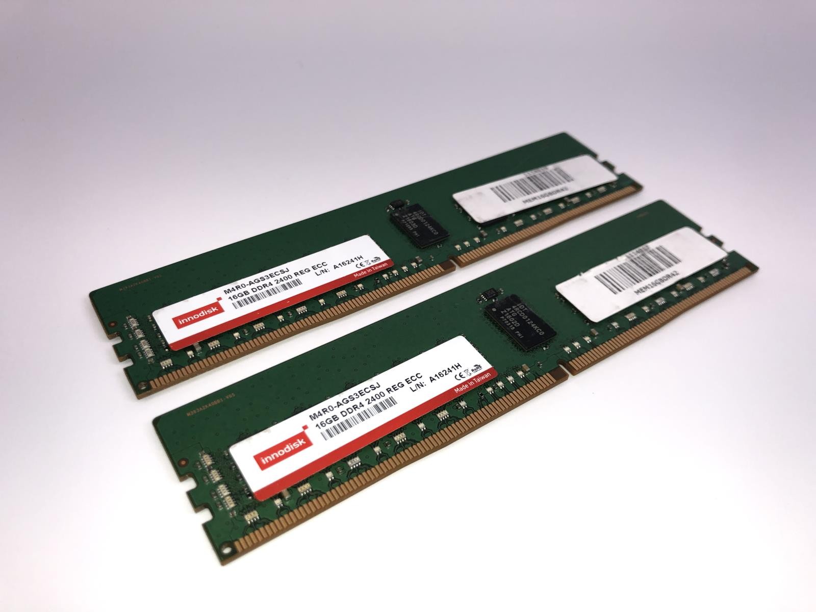 (Set of 2) Innodisk 16GB DDR4-2400 RDIMM / M4R0-AGS3ECSJ Server RAM