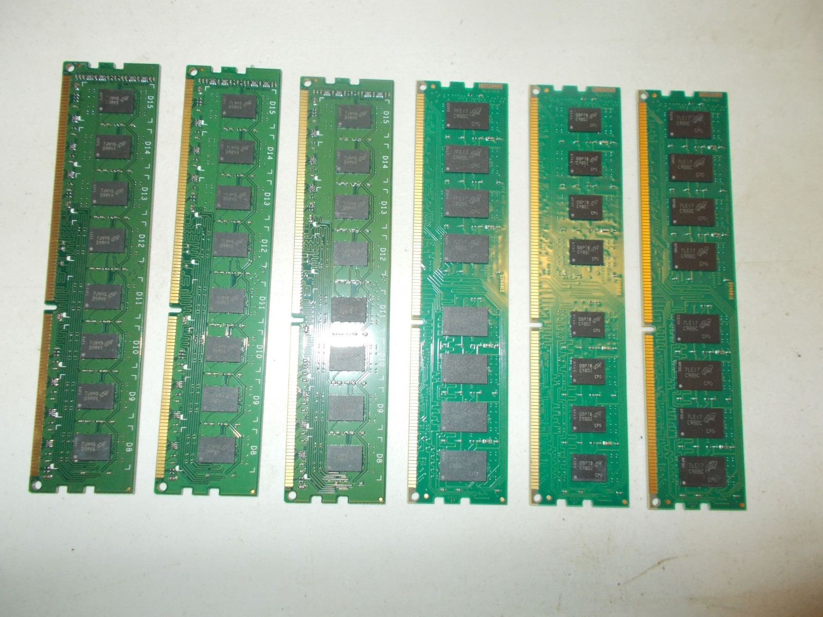 (1) Crucial 8 gb DDR3L -1600 UDIMM memory module CT102464BD160B.C16FED