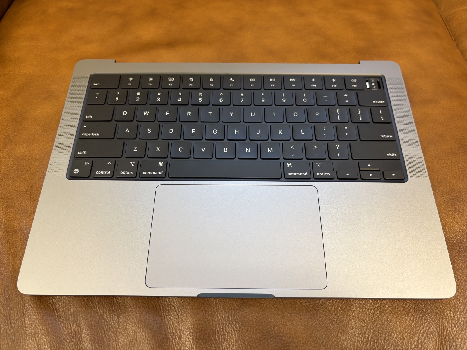 2021 Apple MacBook Pro A2442 Space Gray 14″ TopCase Keyboard Battery Touchpad 75