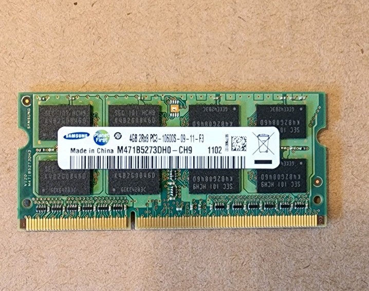 Samsung 4GB 2Rx8 PC3-10600S Laptop Memory RAM M471B5273DHO-CH9