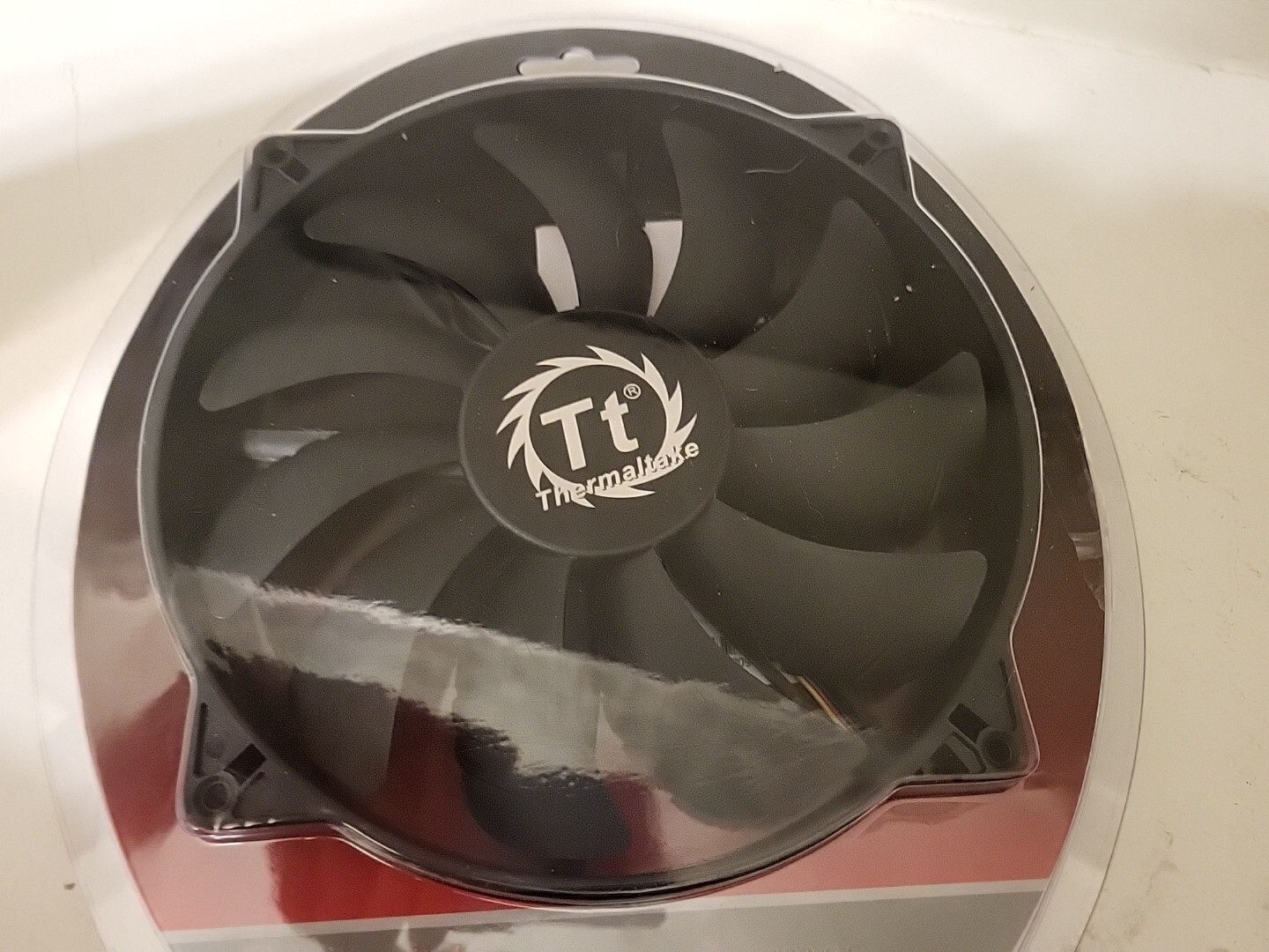 200Mm Pure 20 Series Blk 200X30Mm Thick Quiet High Airflow Case Fan~Paste Kit