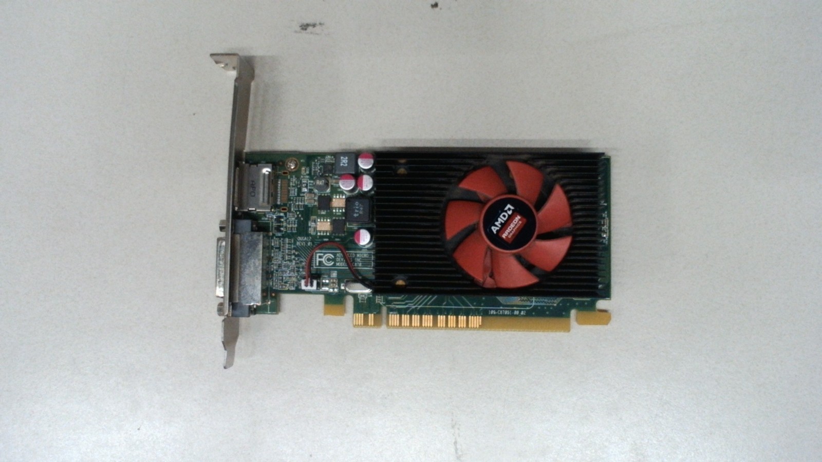 AMD Radeon R5 340X 2GB GDDR3 Graphics Video Card 109-C87051-00 *High