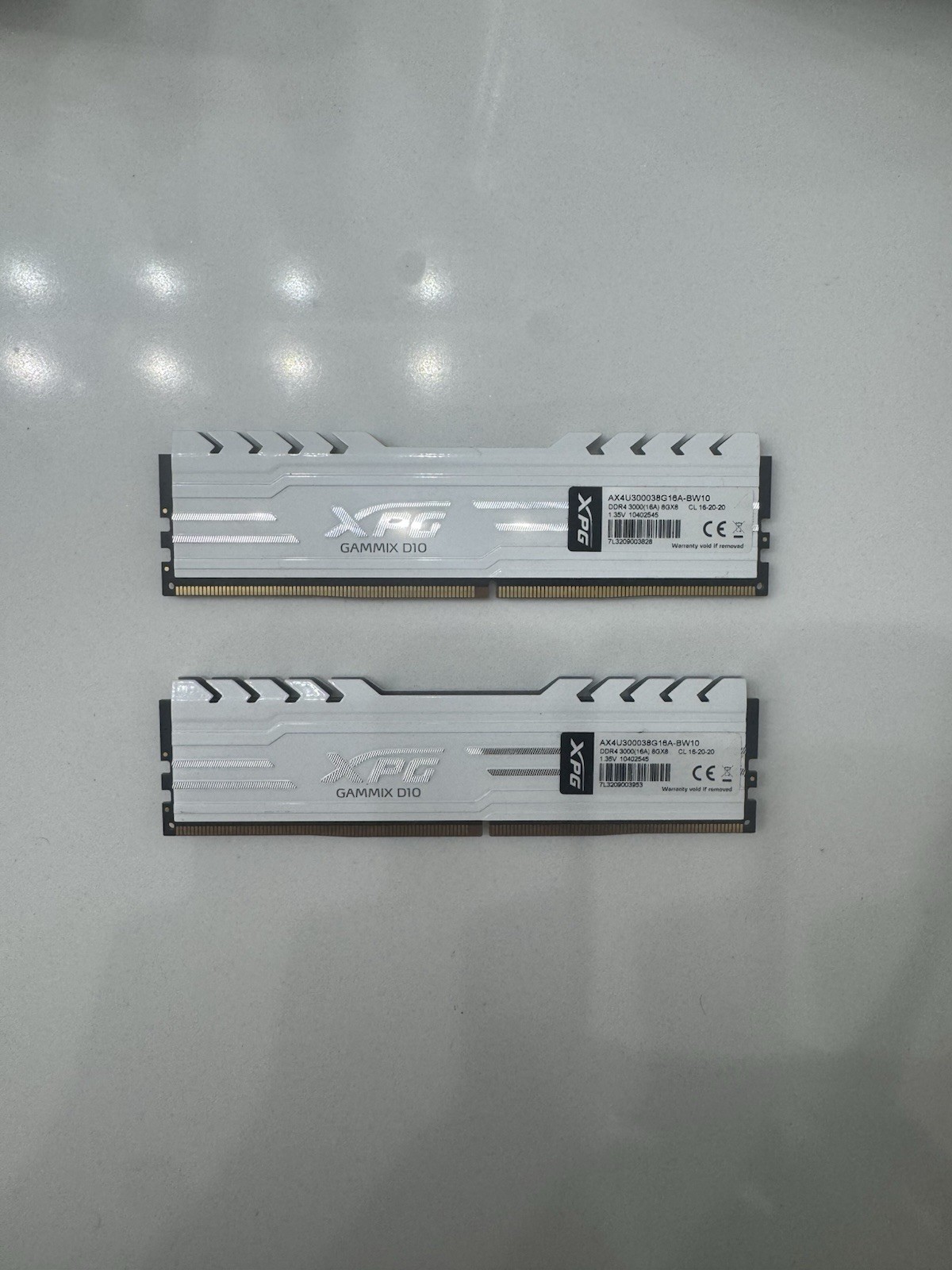 XPG Gamix D10 16GB (2x8GB) RAM DDR4 3000MHz AX4U300038G16A-BW10