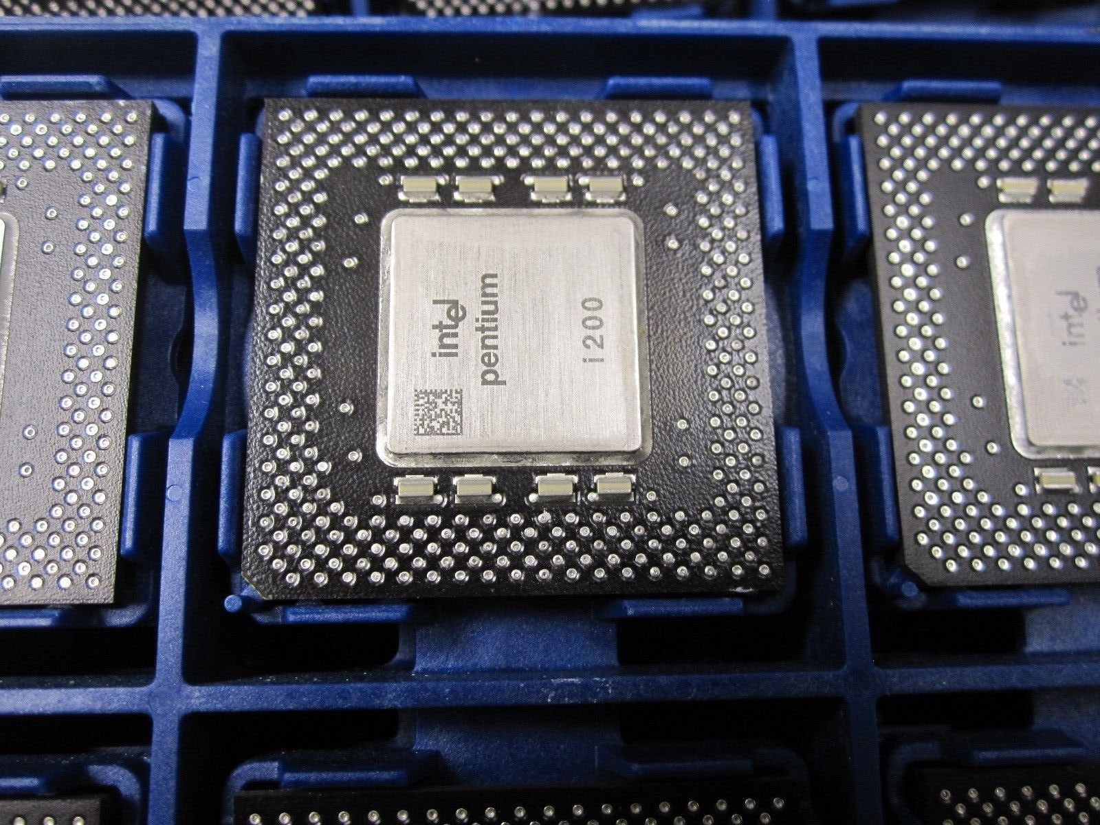 Intel Pentium SY045 200MHz 66MHz FV80502200 CPU Processor