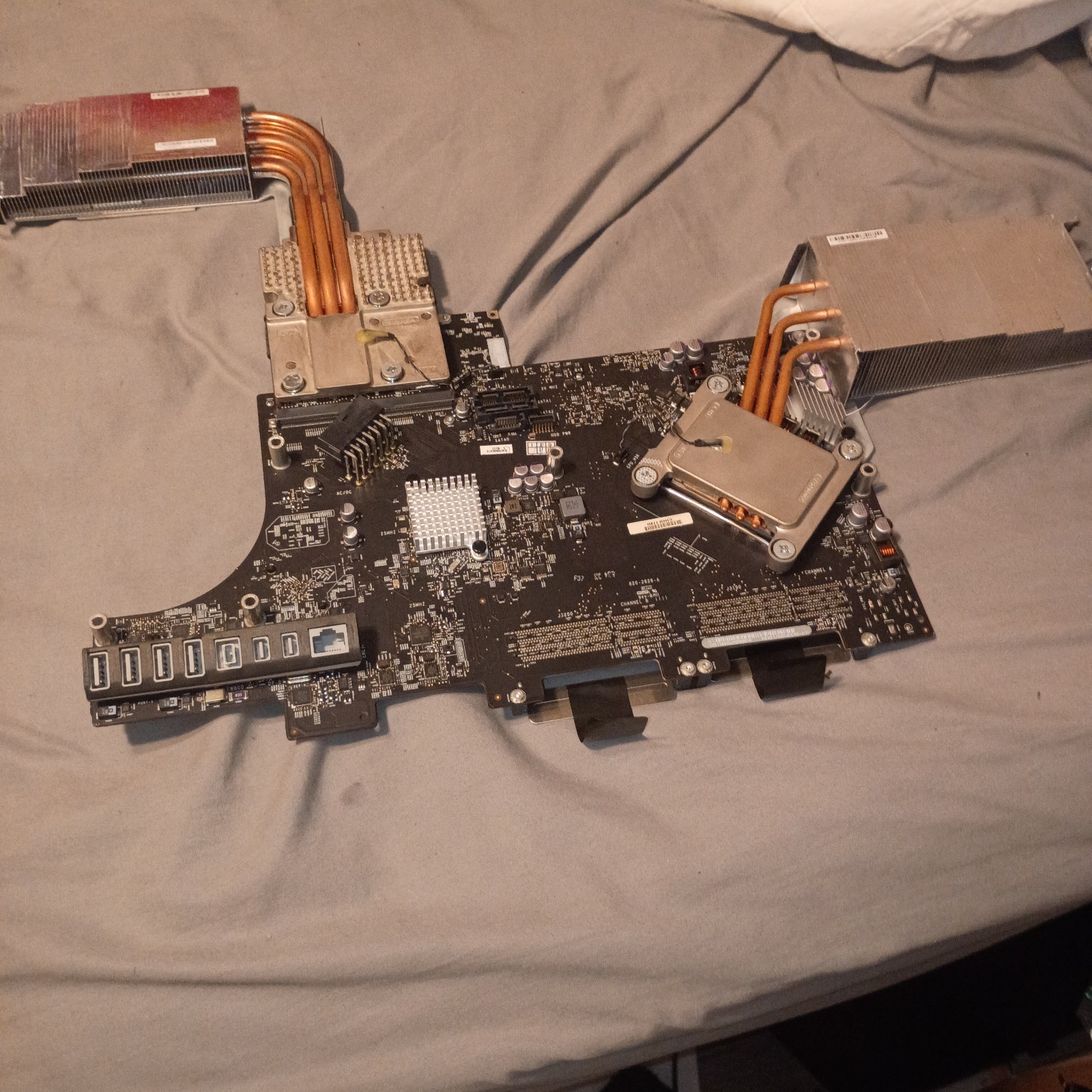 Genuine Apple iMac 27″ A1312 2011 Logic Board Motherboard 639-2188 (READ DESC)