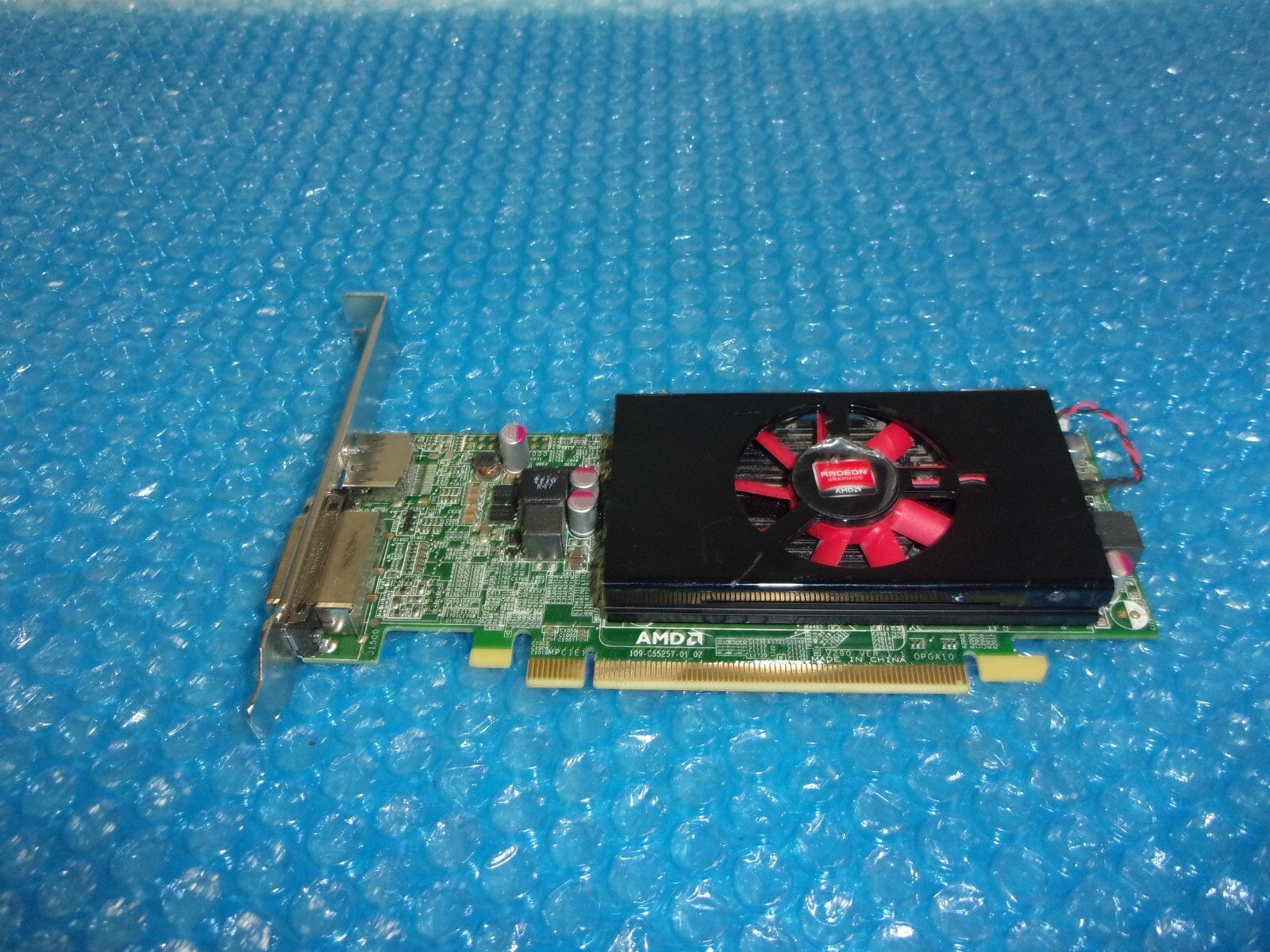 DELL AMD Radeon HD 8570 1GB GDDR3 Graphics Card 08HW0R 8HW0R